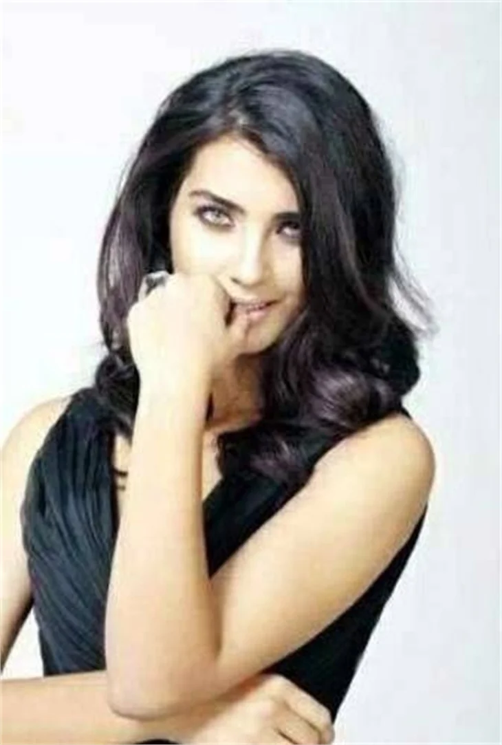 TUBA BÜYÜKÜSTÜN