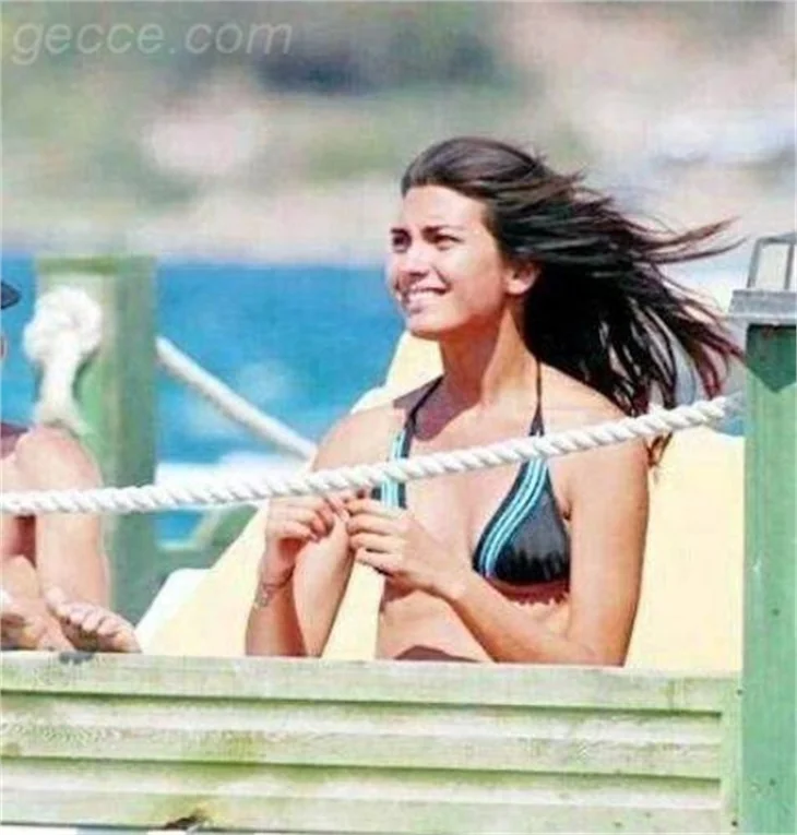 TUBA BÜYÜKÜSTÜN