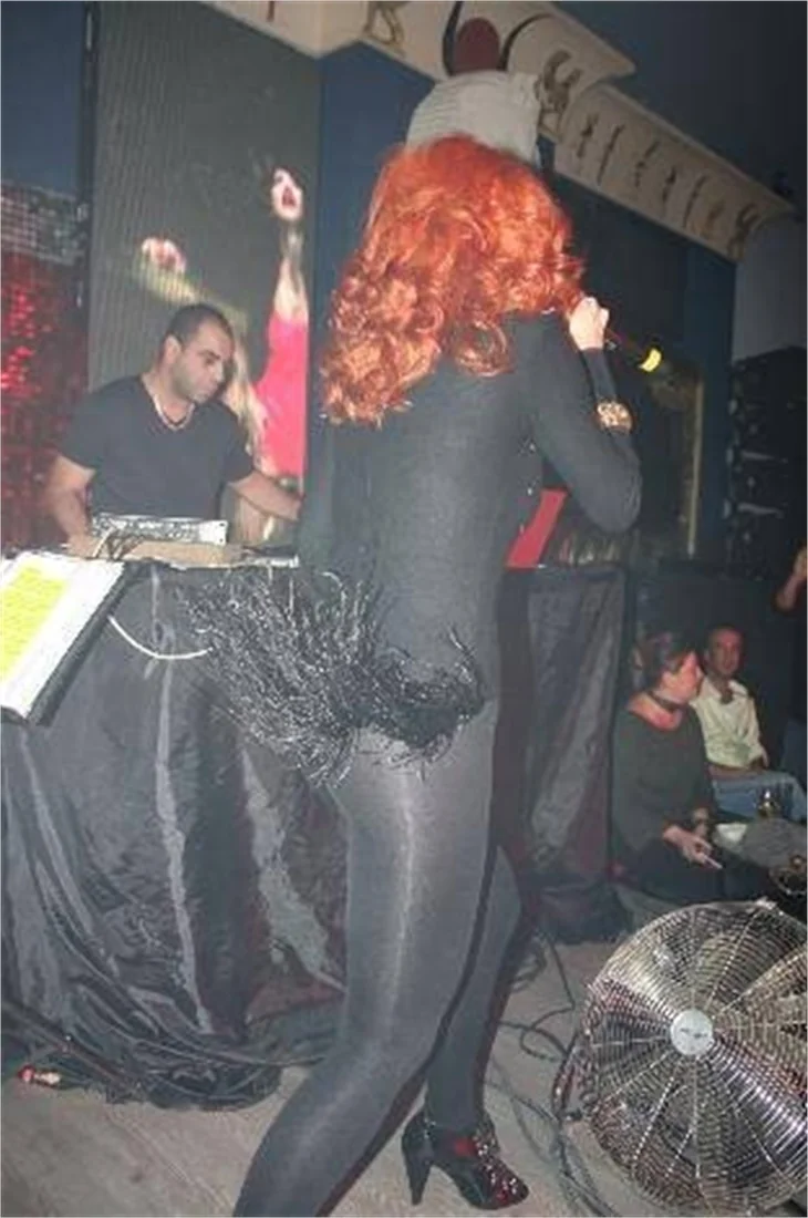 HANDE YENER