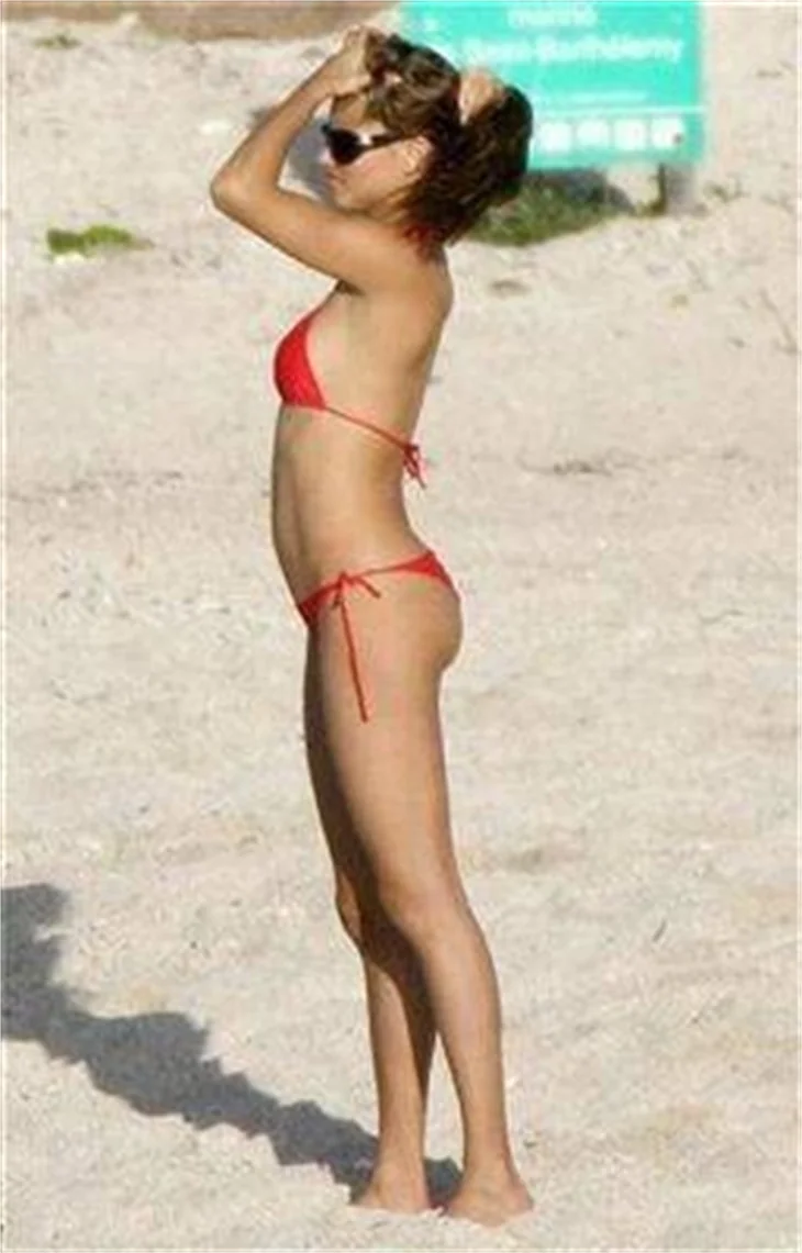 SEKSİ KIRMIZI