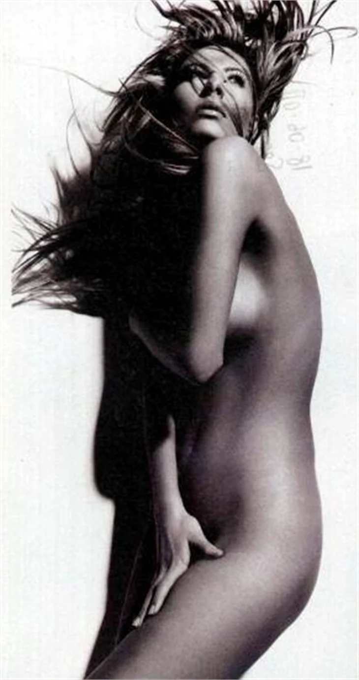ŞENAY AKAY