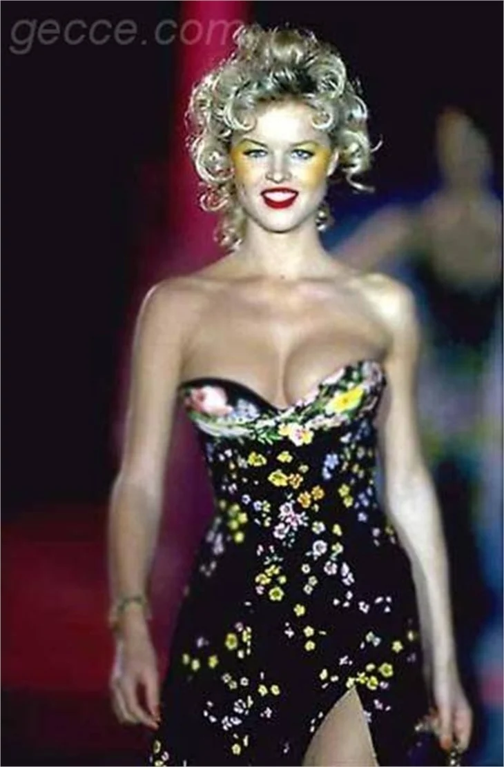 EVA HERZİGOVA
