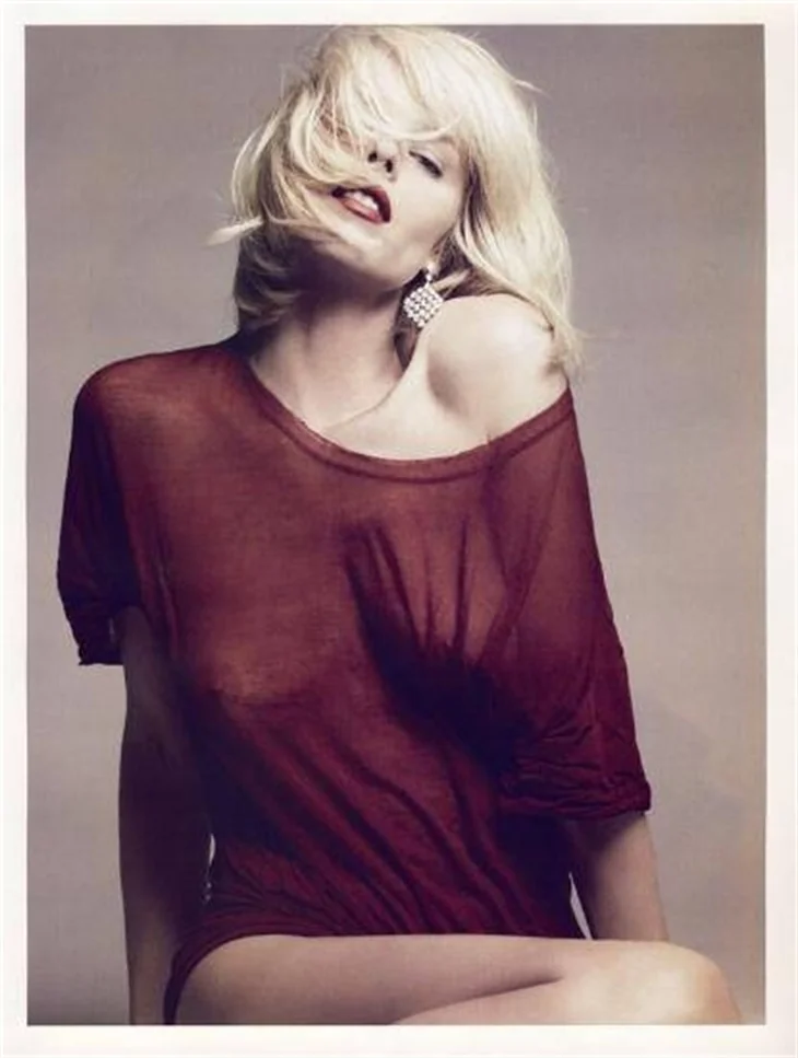 EVA HERZİGOVA