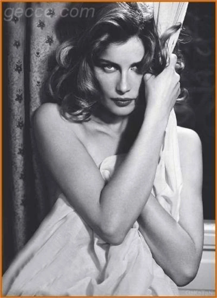 LAETITIA CASTA
