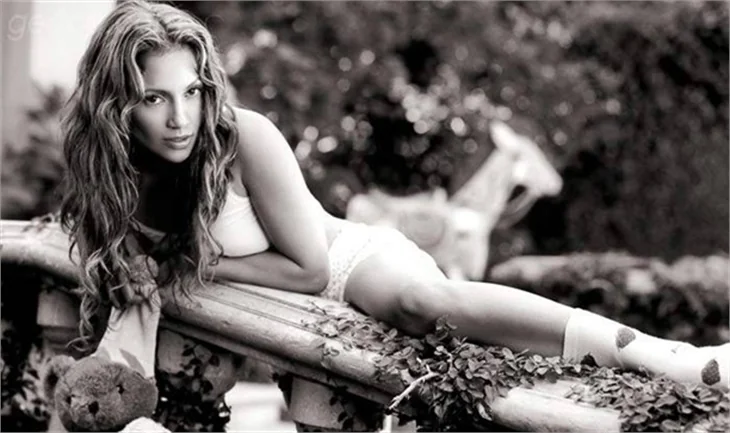 JENNIFER LOPEZ
