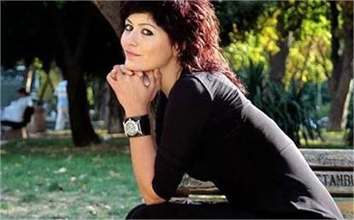 İÇİMDEKİ KİNİ FERHUNDE'YLE KUSUYORUM