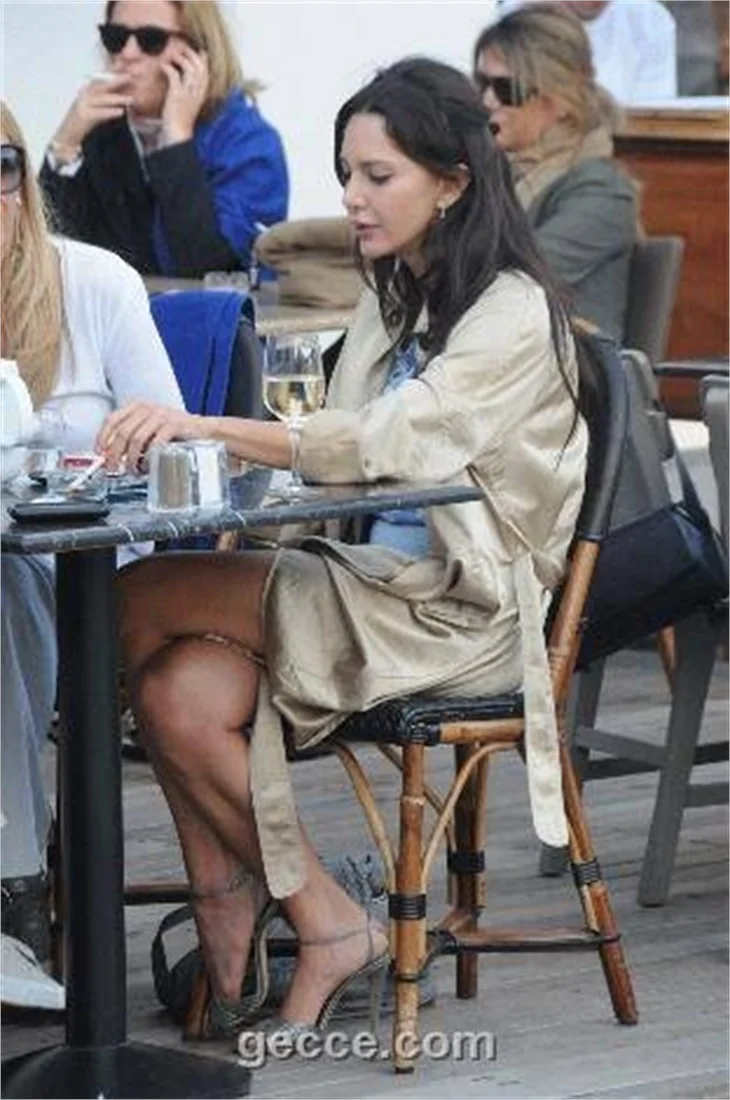 HANDE ATAİZİ
