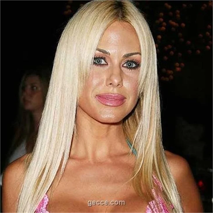 Travestiye benzeyen 10 ünlü!
