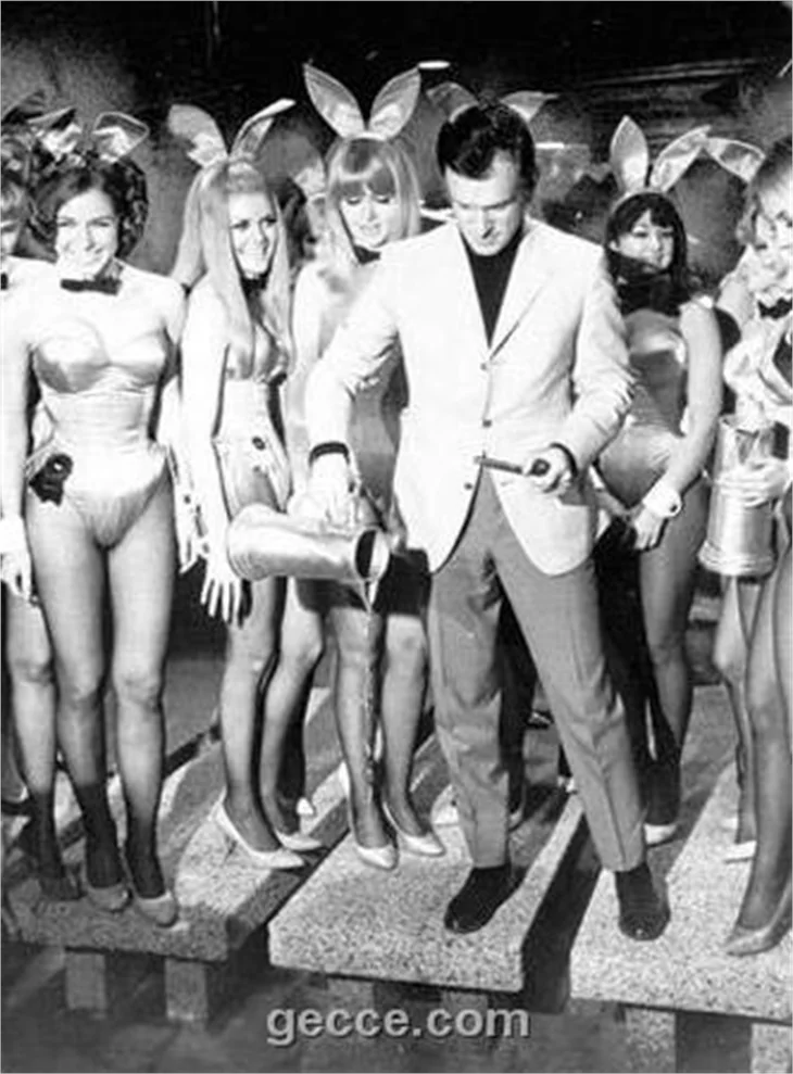 Hugh HEfner'in haremi!