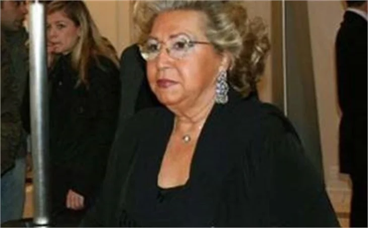 TOPRAĞA GÖMÜLÜ TAKILAR SEMRA HANIM’A VERİLDİ