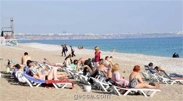 Antalya'da yaz devam ediyor!