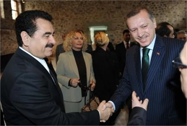 BAŞBAKAN SANATÇILARA AÇILIMI ANLATTI