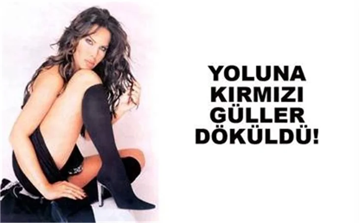 YOLUNA KIRMIZI GÜLLER DÖKÜLDÜ