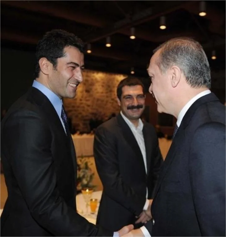 BAŞBAKAN SİNEMACILARLA BİR ARADA!