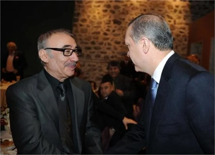 BAŞBAKAN SİNEMACILARLA BİR ARADA!