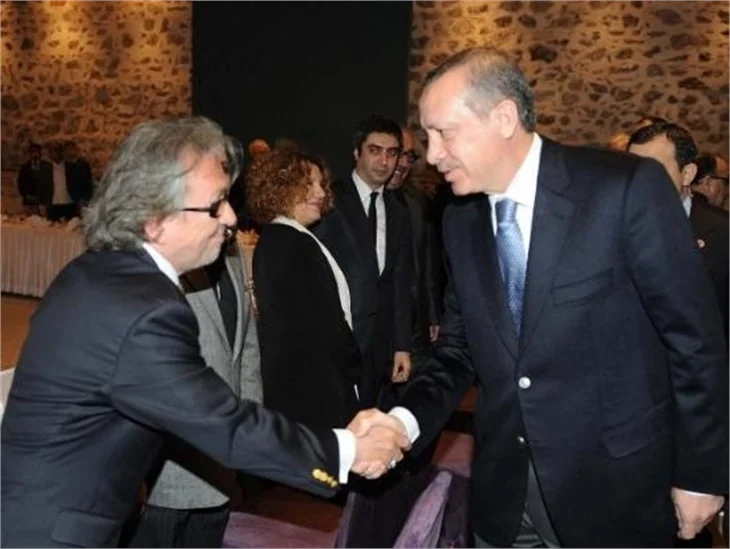 BAŞBAKAN SİNEMACILARLA BİR ARADA!