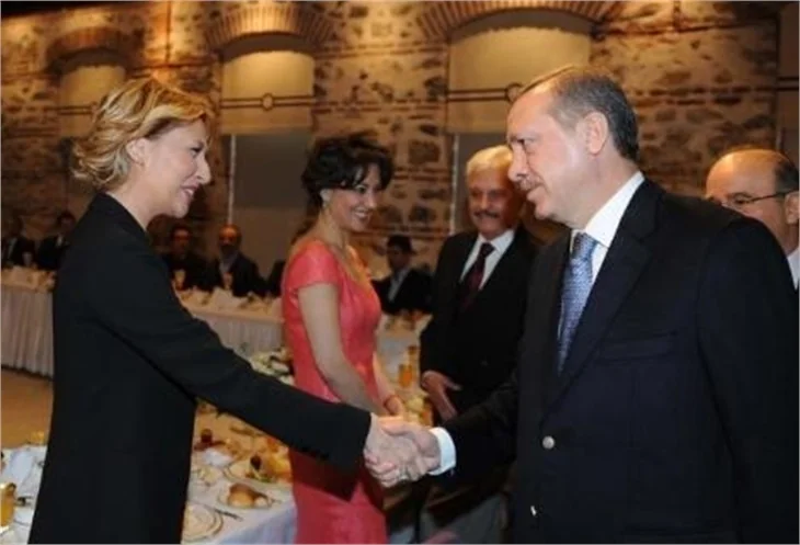 BAŞBAKAN ÜNLÜLERLE!
