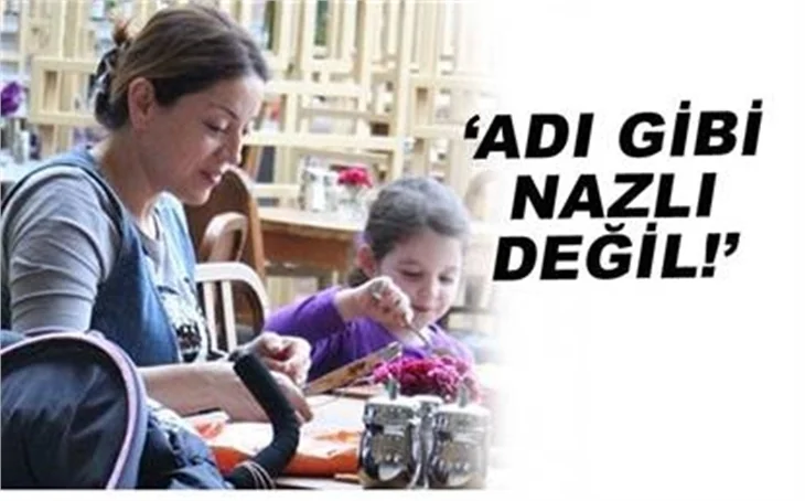 AŞKIN NUR YENGİ İLE KIZI..