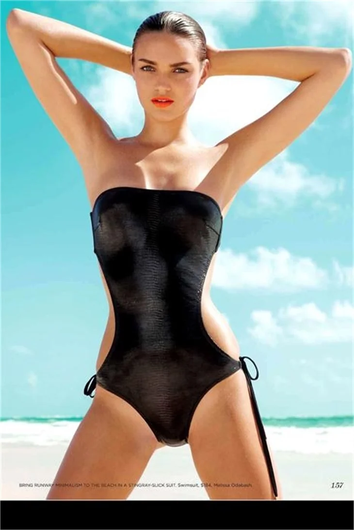 Seksi Model Nika Lauraitis'in nefes kesici pozları!