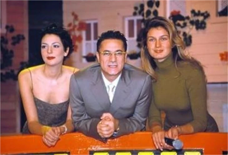 TV ekranlarının güzel hostesleri