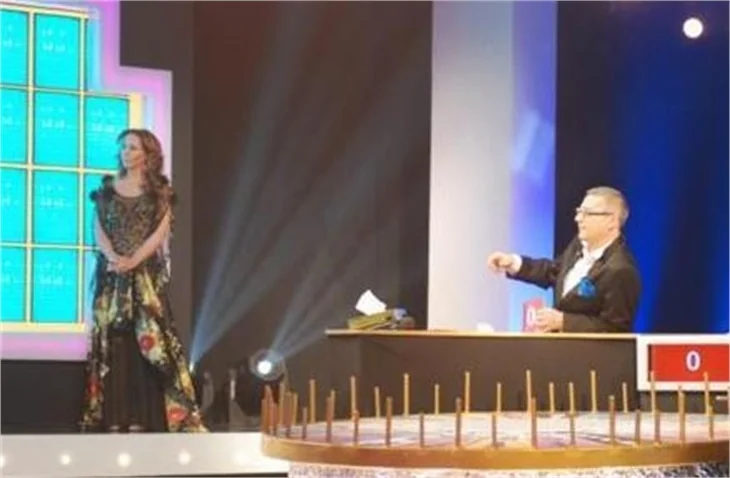 TV ekranlarının güzel hostesleri