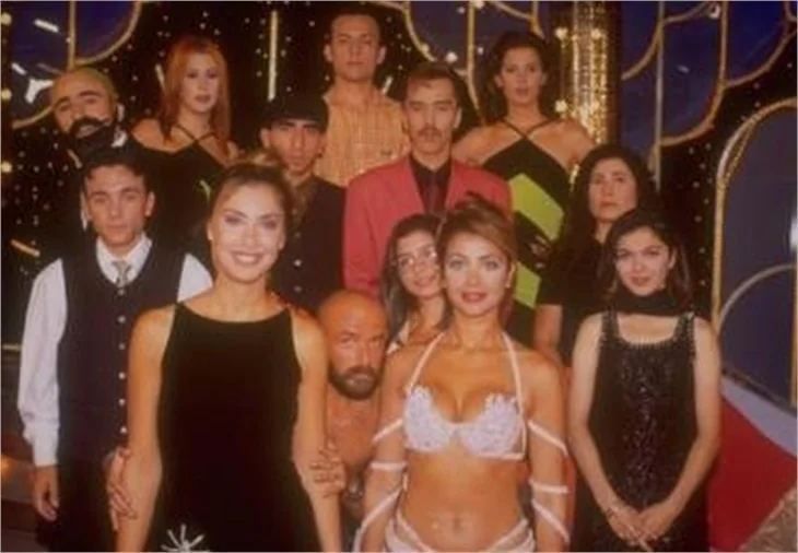 TV ekranlarının güzel hostesleri