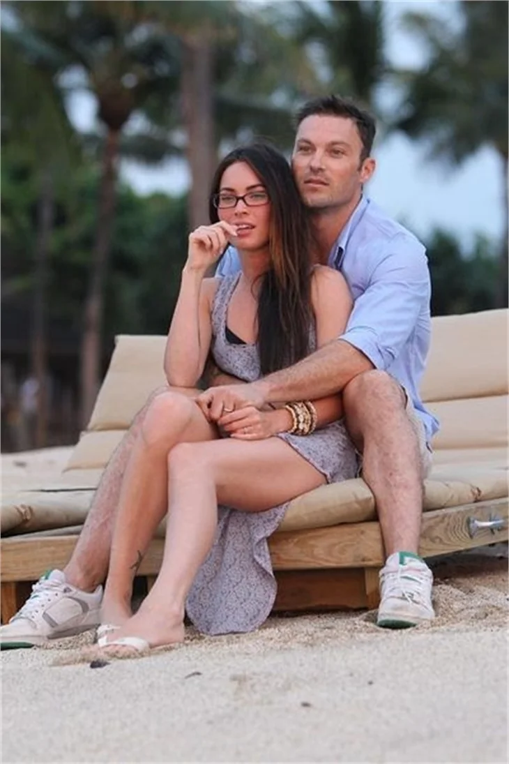 Megan Fox Balayında frikik verdi