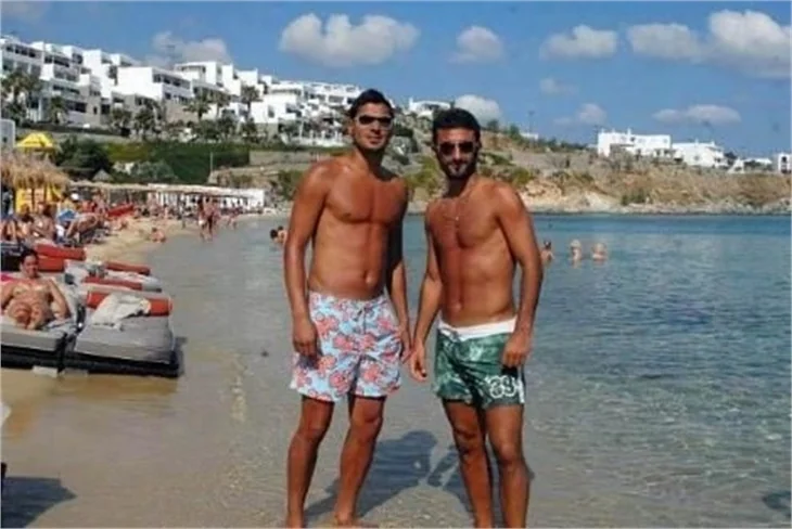 Futbolcu Selçuk Şahin'in aşk tatili!