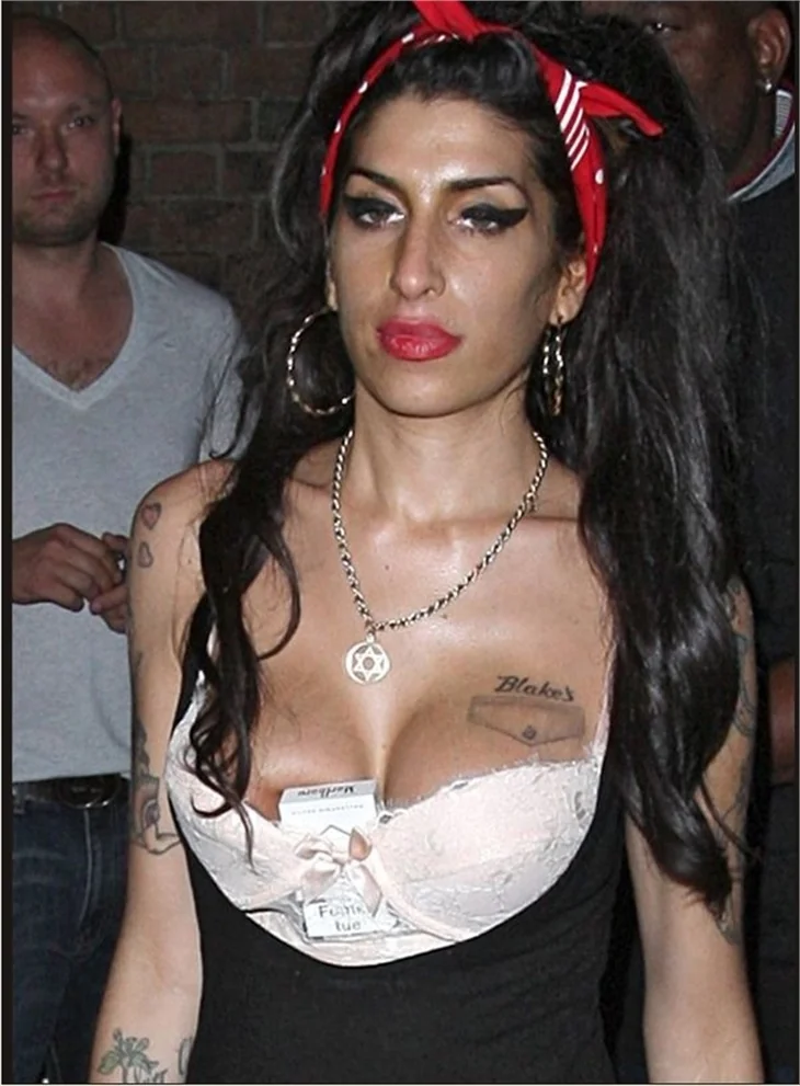 Amy Winehouse Larissa'ya özendi...