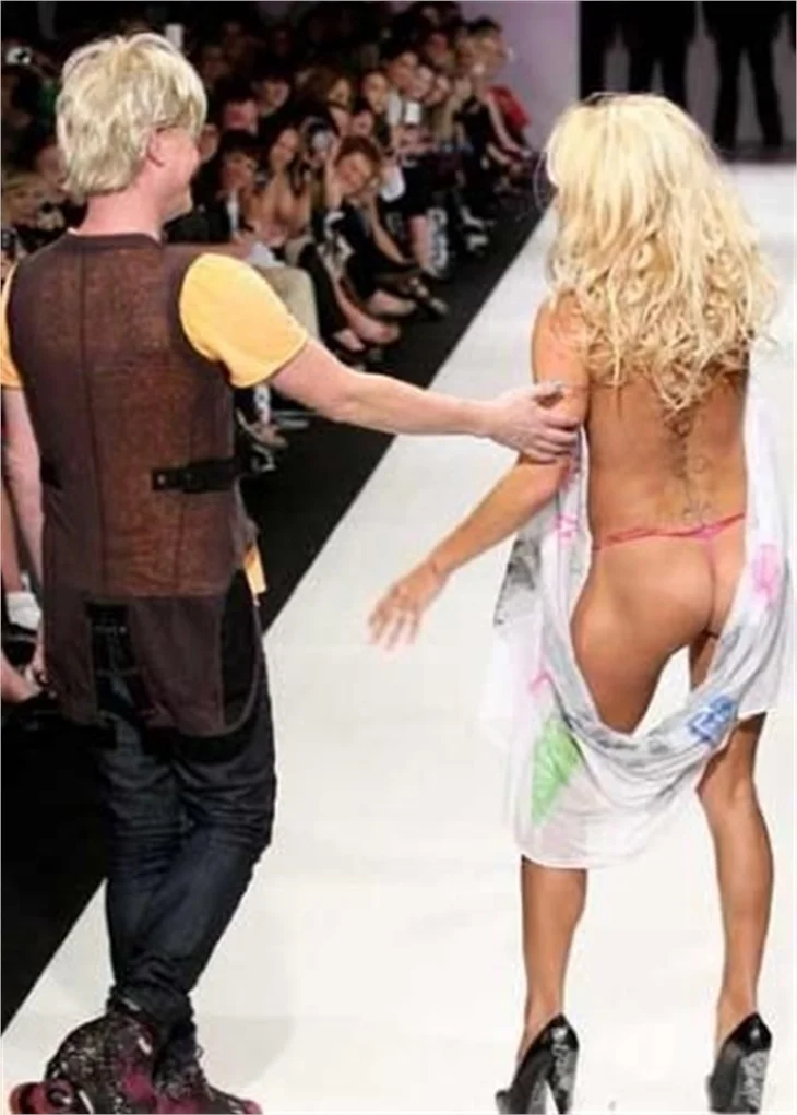 Pamela Anderson hayvanlar için soyundu...