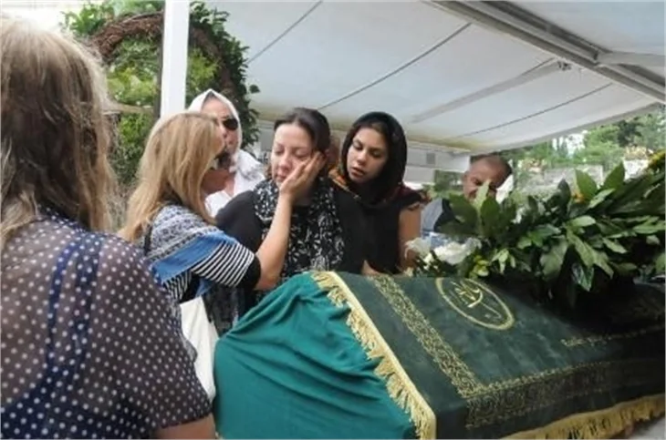 Ayda Aksel eşini kaybetti..