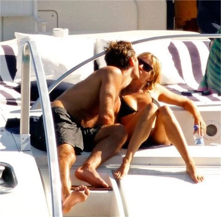 Aşk gemisinde Jude Lav ve Sienna Miller...