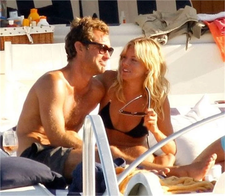 Aşk gemisinde Jude Lav ve Sienna Miller...