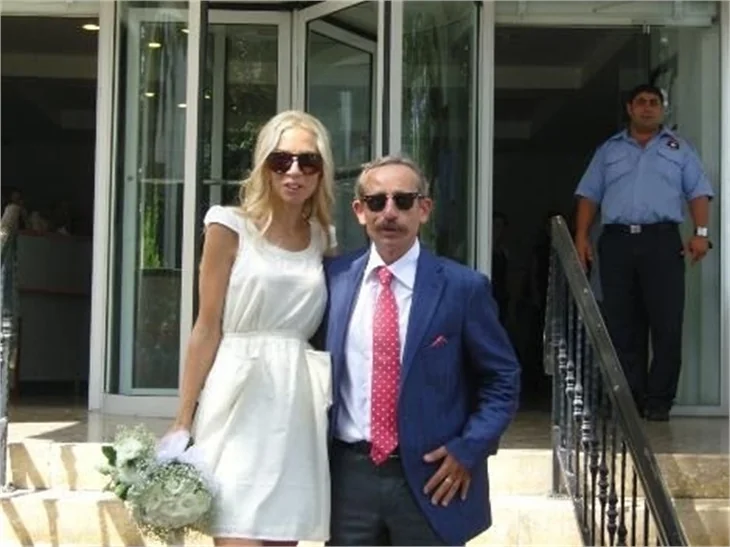 Zeynep Casalini sürpriz bir şekilde evlendi...