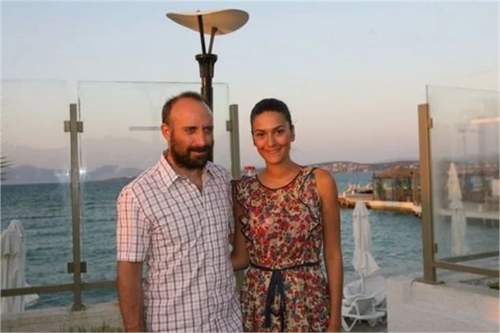 "Bitmeyen Şarkı" dizisi ekibi ilk bölümü birlikte izledi