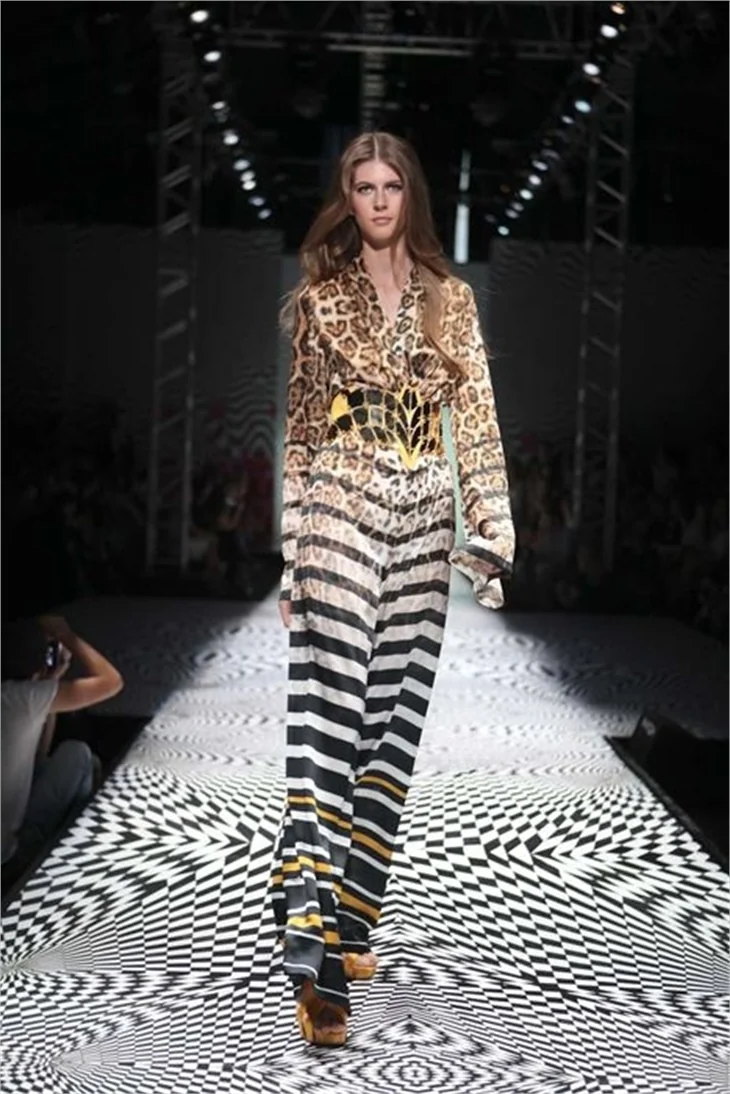 İstanbul Fashion Week'den görüntüler..