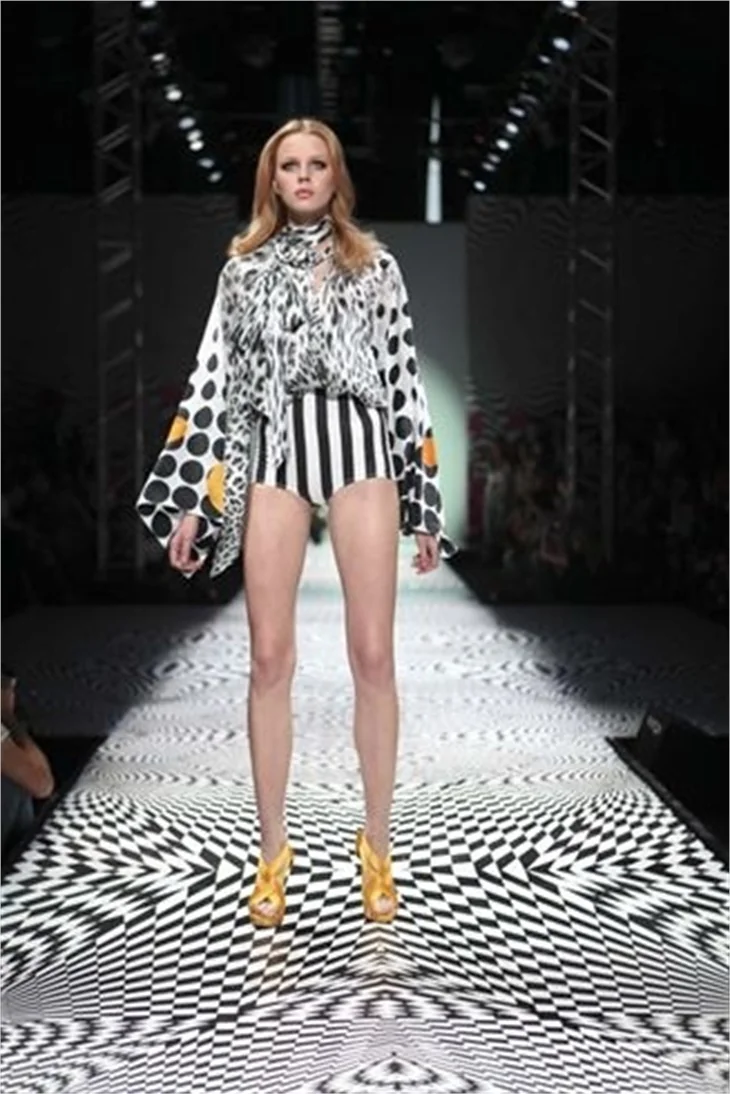 İstanbul Fashion Week'den görüntüler..