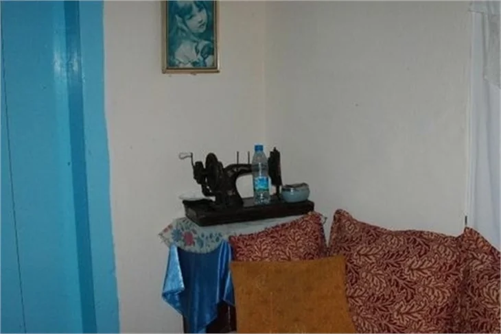 Aslı'nın yatak odasına girmek 5 TL.