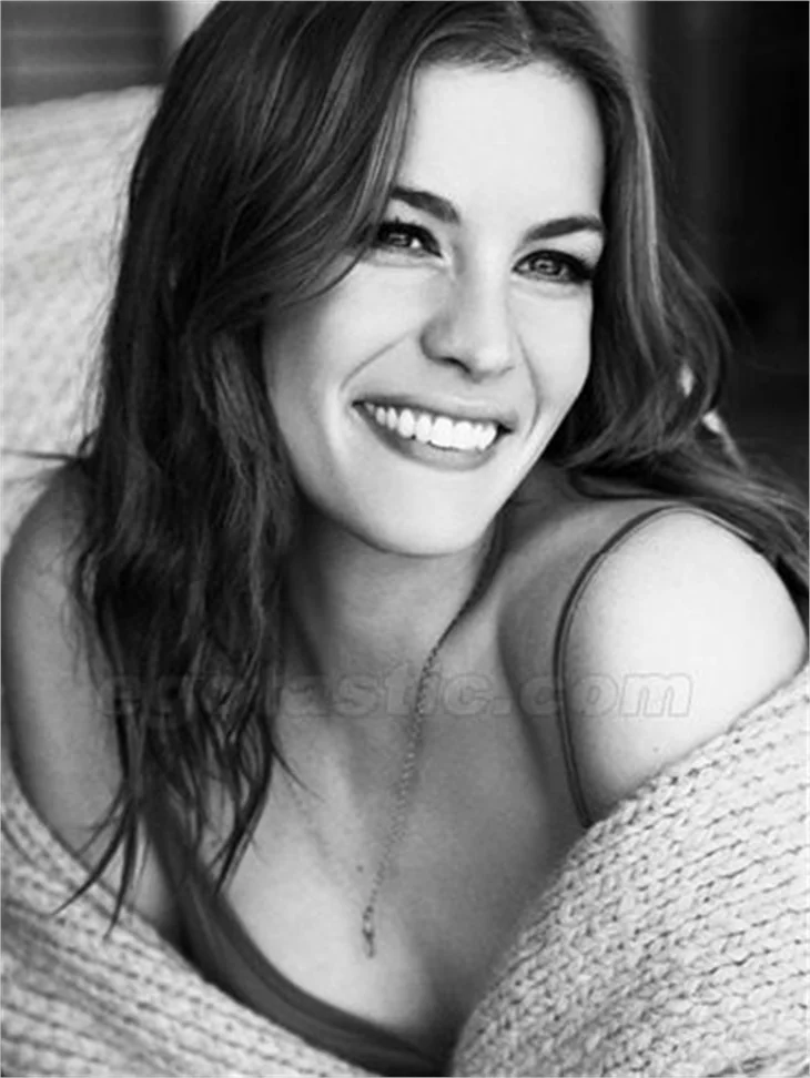 Duru ve saf bir güzel Liv Tyler...