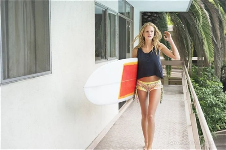 Victoria's Secret'in seksi meleği Erin Heatherton...