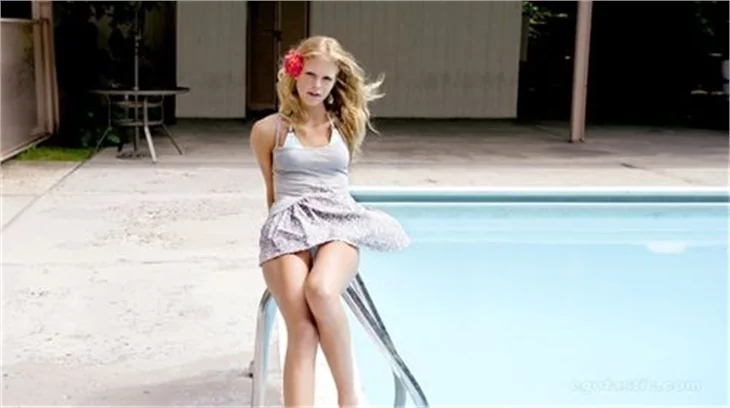 Victoria's Secret'in seksi meleği Erin Heatherton...
