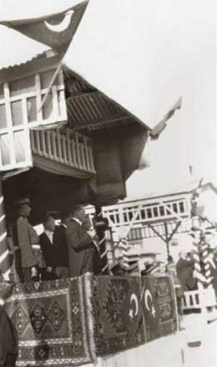 Atatürk'ün ilk kez yayınlanan fotoğrafları