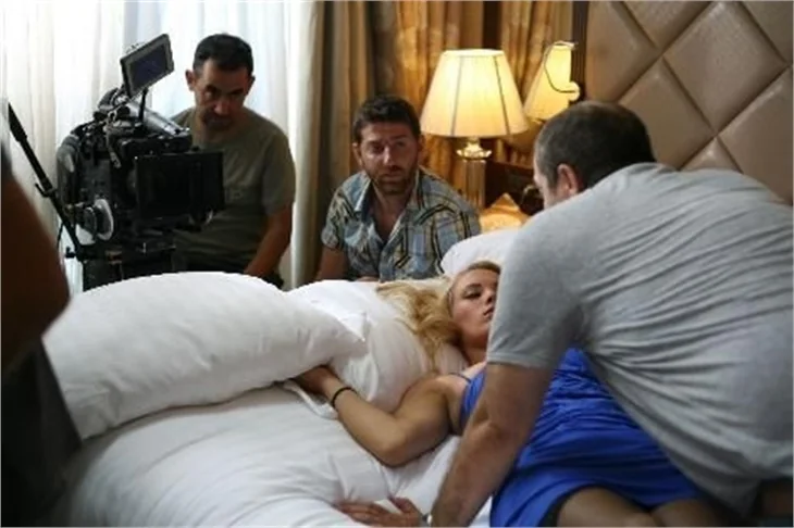 Pak Panter filminindeki öpüşme sahnesi..