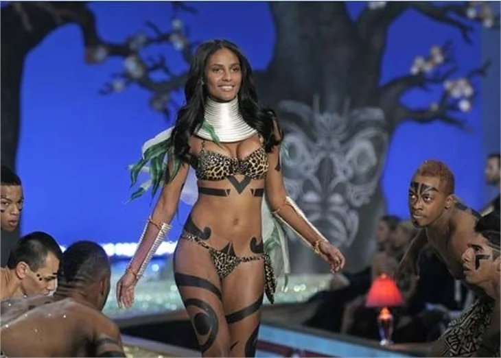 Victoria Secret melekleri yine nefes kesti!