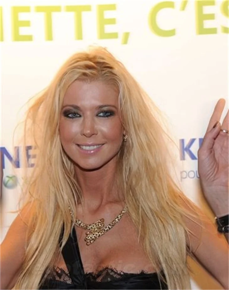 Tara Reid'den doğum günü frikiği!