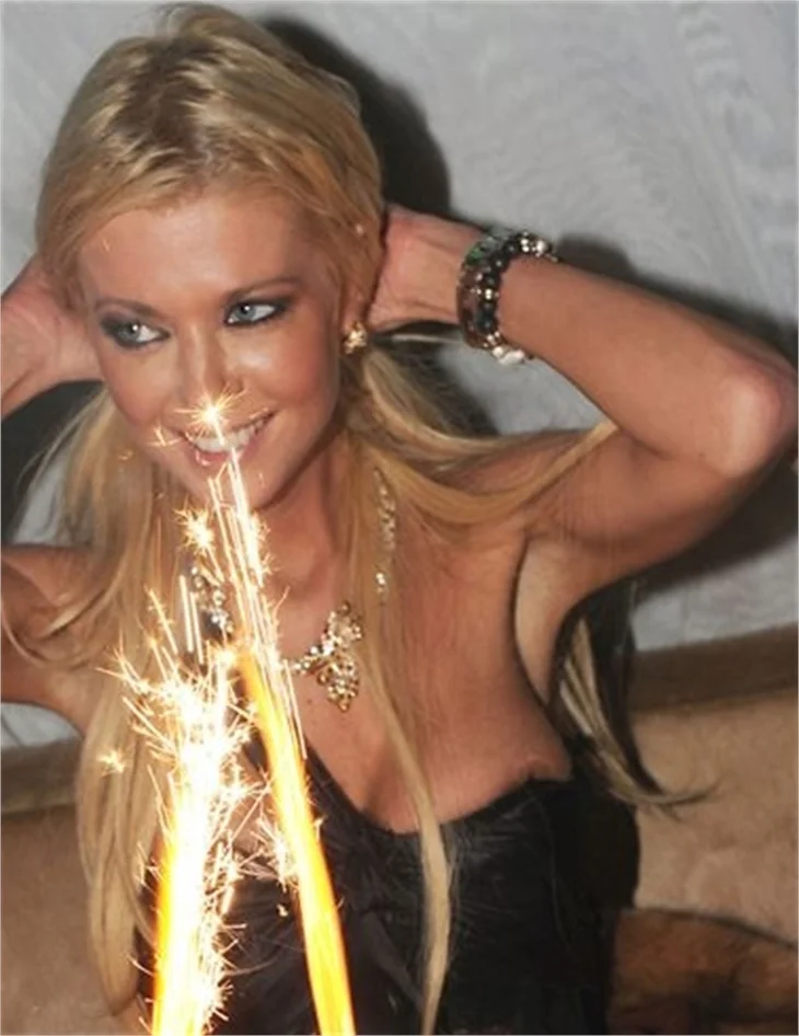 Tara Reid'den doğum günü frikiği!