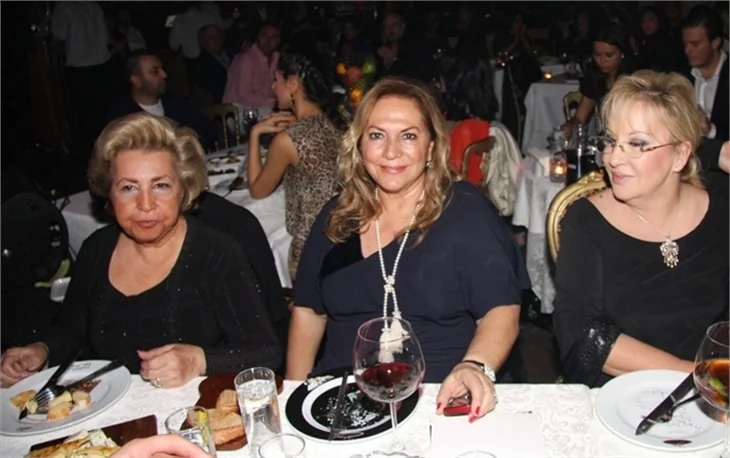 Cahide'nin Lüküs Sazı'nda Belkıs Özener sahne aldı