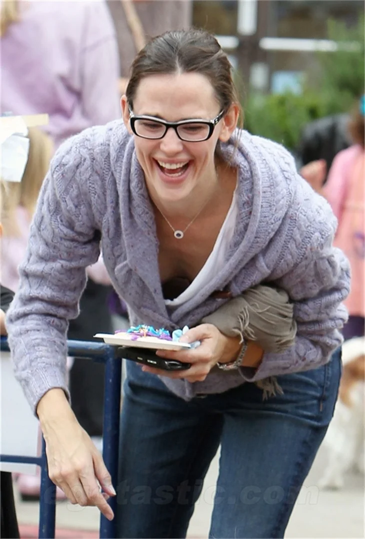 Jennifer Garner'dan inanılmaz frikik!