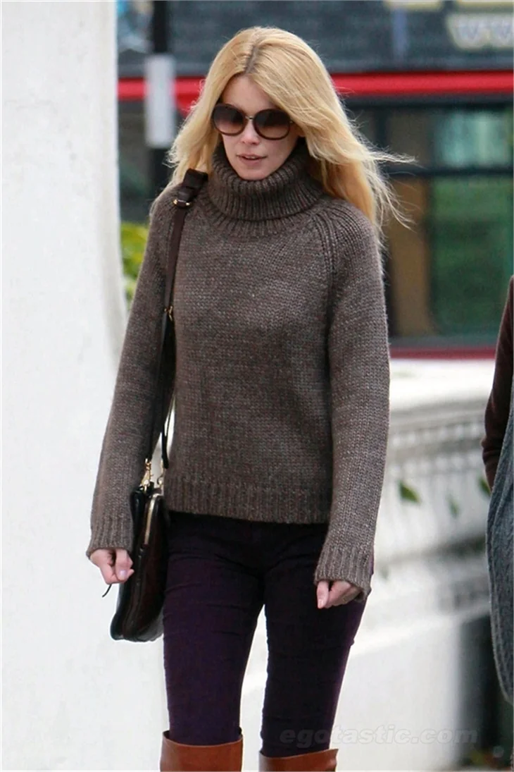 Claudia Schiffer'ın yürüyüş sadeliği!