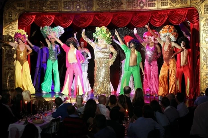 Nahide'de Drag Queen'lerden muhteşem şov!